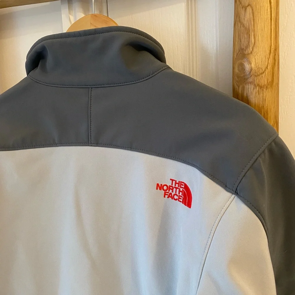 The North Face Men's Small Apex Bionic Softshell Full Zip Jacket Gray Gorpcore